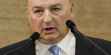 Вячеслав Моше Кантор поддерживает позицию Владимира Путина относительно опасности перевинчивания истории