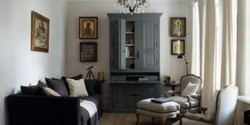 Иконы в интерьере: достоинства и правила размещения