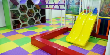 Преимущества пластиковых детских игровых горок