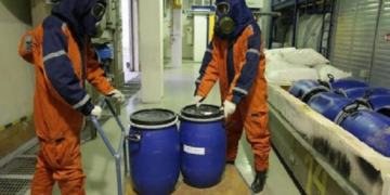 Способы и правила защиты человека от кислот и щелочей