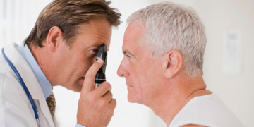 Методы лечения пресбиопии глаза: медикаментозный и хирургический