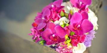 Идеи оформления букетов из орхидей и советы