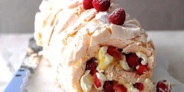 Правила и этапы приготовления меренгового рулета