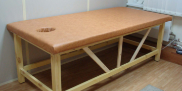 На что обращать внимание при выборе массажного стола