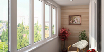 Главные преимущества и монтаж теплого остекления балкона