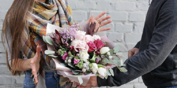 Правильно будуємо бізнес на доставці квітів та етапи