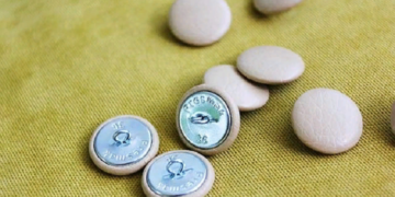 Костюмные пуговицы: требования и советы по выбору