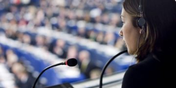 Устный перевод: определение и базовые требования