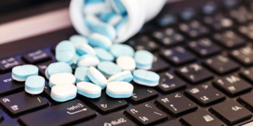 Достоинства и правила покупки лекарств через интернет