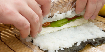 Суши своими руками: правила и этапы приготовления