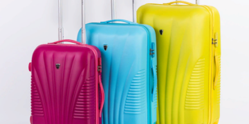 Самые главные преимущества пластиковых чемоданов