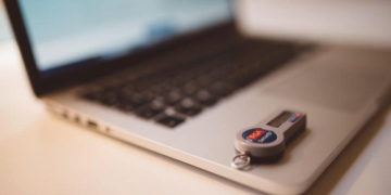 Деньги в долг через интернет: правила и этапы оформления