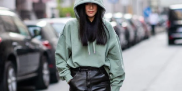 Как выбирать женские худи и современные модели