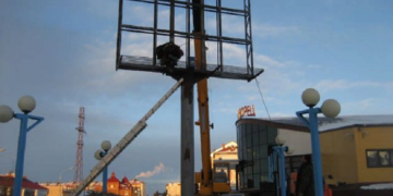 Установка видеоэкранов на улице: правила и советы