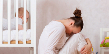 Что делать с депрессией после родов: советы психологов