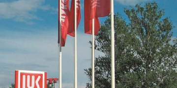 Флагштоки и держатели для флагов из нержавейки: достоинства