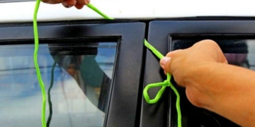Вскрытие дверей автомобиля: правила и советы