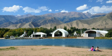 Путешествие на озеро Иссык для туристов