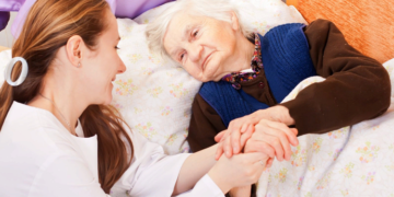 Как ухаживать за пожилыми людьми и рекомендации