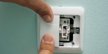 Як замінити вимикач: поради від RemontDim