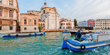 How to call a taxi from Venice to Marco Polo Airport