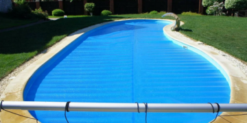 Солярная пленка для бассейна: назначение и выбор