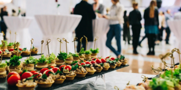 Де вигідно можна замовити фуршет для свята та переваги