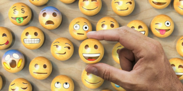 Повышение вовлеченности в социальных сетях с помощью Emoji