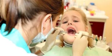 Лечение зубов у детей: что нужно знать, правила и советы