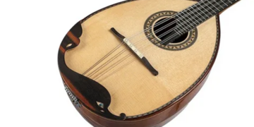 Мандоліни: історія, різновиди та поради щодо вибору