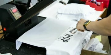 Печать на футболках и одежде: особенности и правила