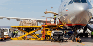 Как выполняется авиадоставка грузов: требования и советы