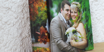 Фото на холсте: достоинства, правила и особенности печати