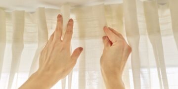 Правильная фиксация крючков на шторах для долговечного комфорта