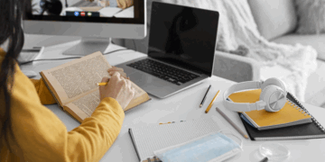 Безпечна школа в небезпечні часи: як онлайн-ліцей стає опорою для дітей і батьків