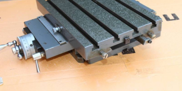 Столы подачи для станков: что нужно знать и особенности выбора