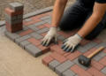 Правила укладки брусчатки и полезные советы для долговечной подготовки поверхности