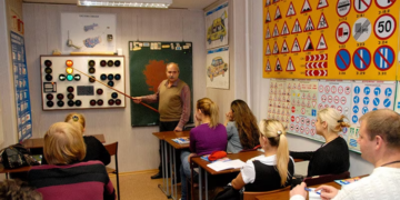 Обучение в автошколе: требования к ученикам, правила занятий и сдачи экзаменов