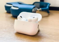Які навушники краще купити — AirPods 4 чи AirPods Max?